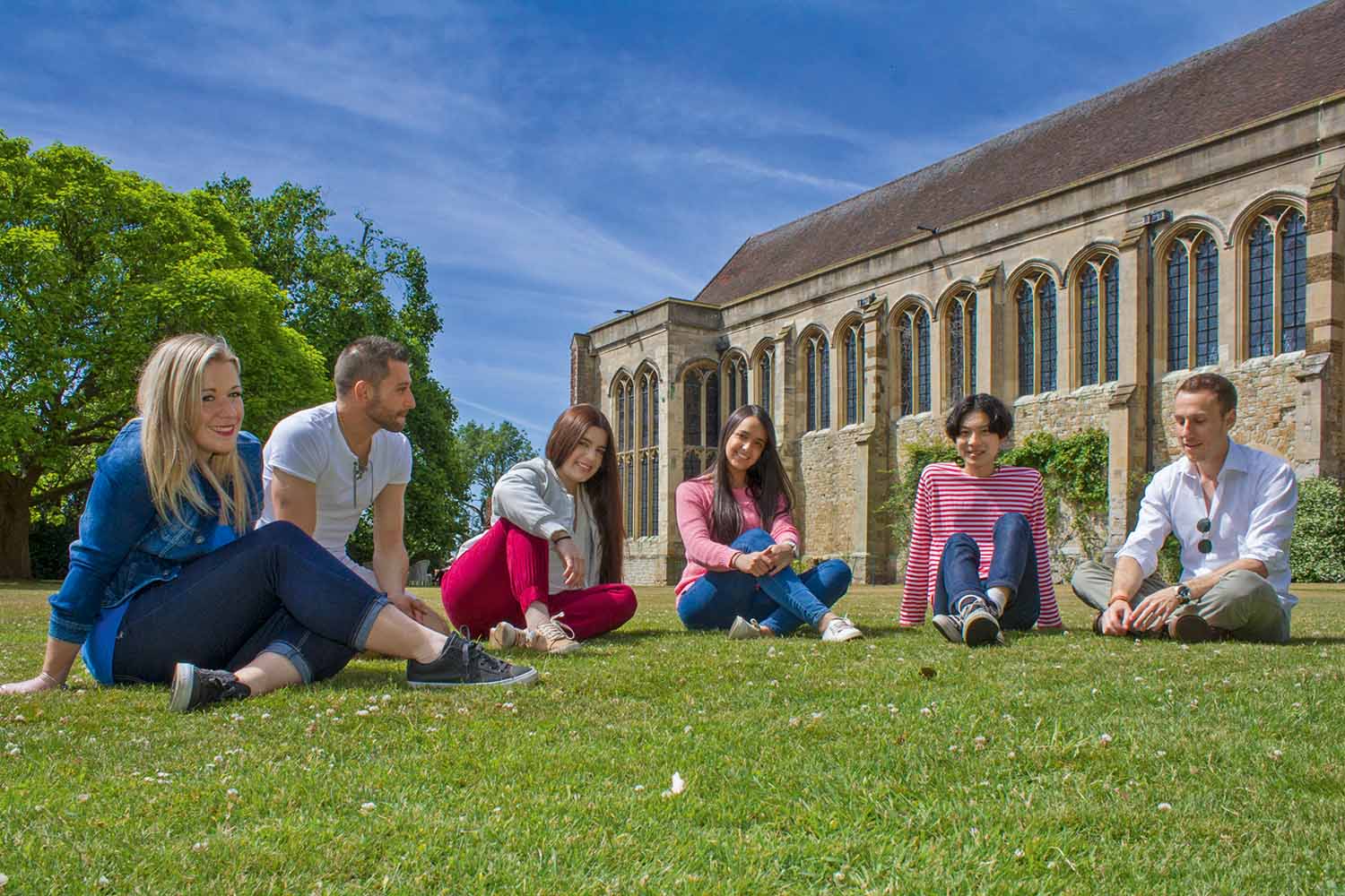 London Eltham_Location_Eltham Palace_Students_04