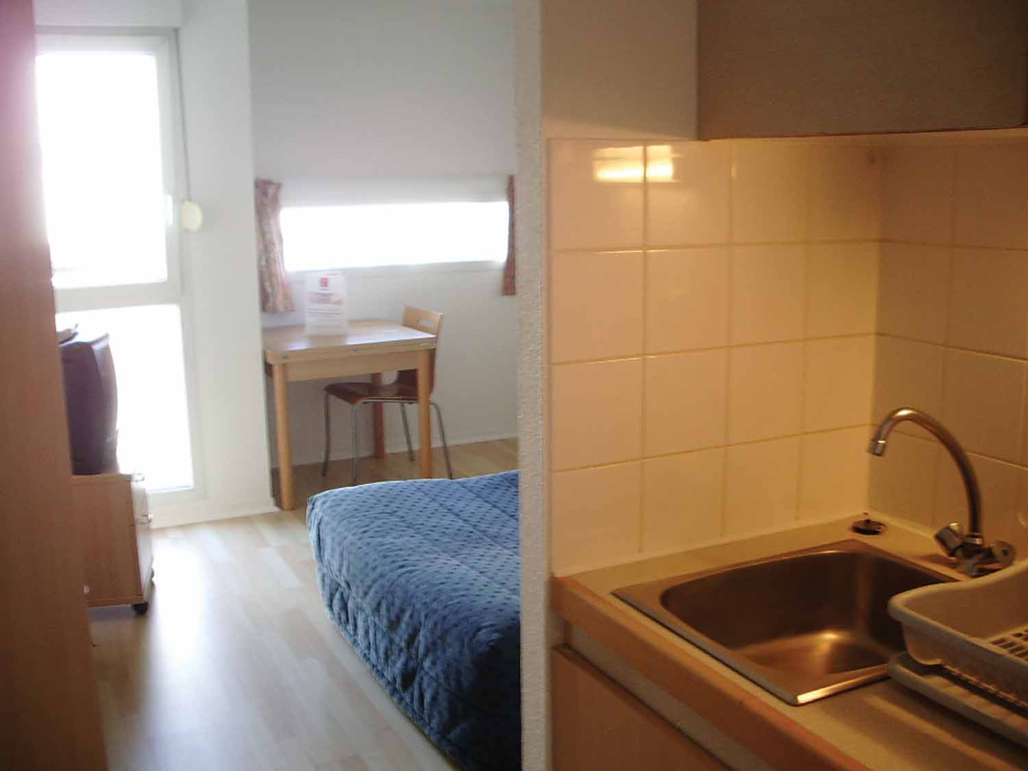 La Rochelle_Résidence_Les Minimes_Kitchenette and bedroom_01