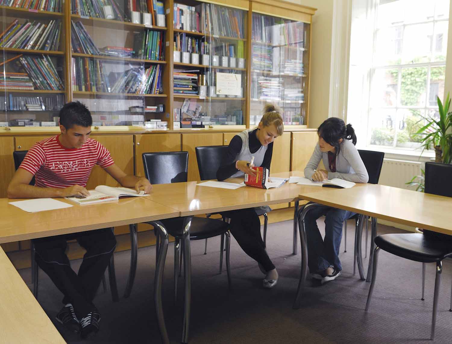 Dublin_School_Library_Students_01