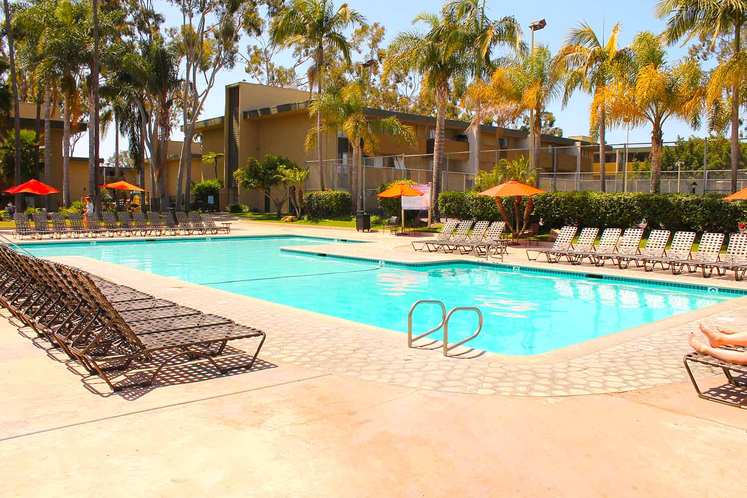 San Diego_Bay Pointe Apartments_Pool_01