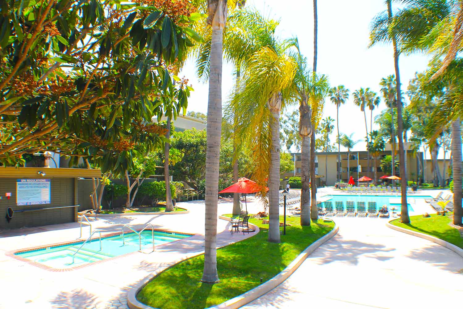 San Diego_Bay Pointe Apartments_Pool_02